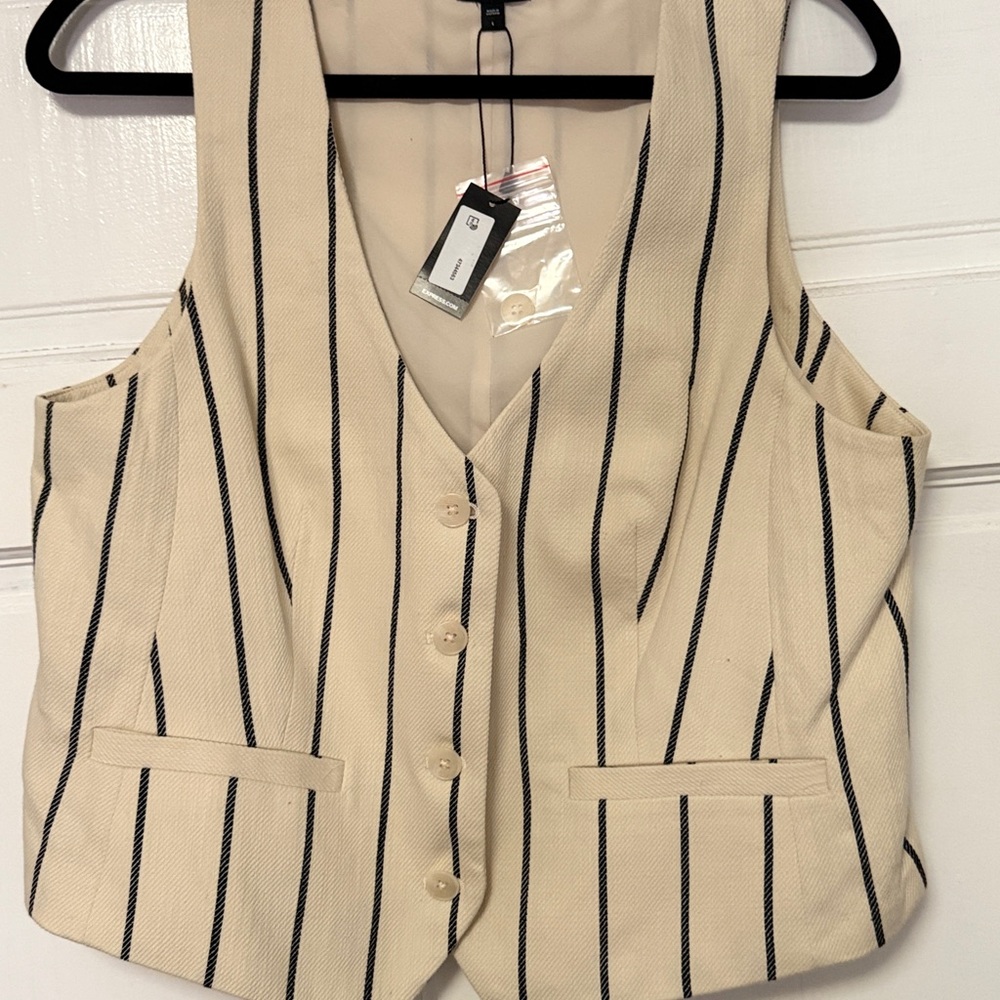 Express Beige Vest with Black Details